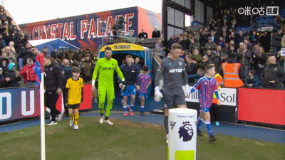 半场战报：水晶宫0-0狼队，皮诺中柱，阿罗科达雷丢点