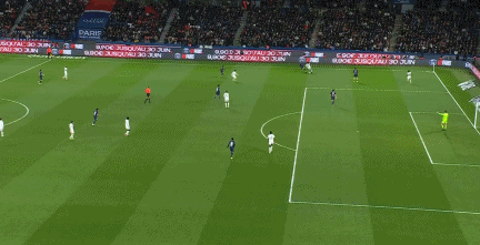 第77分钟，卢卡斯前场铲断，贡萨洛扣过防守小角度破门，巴黎3-0！