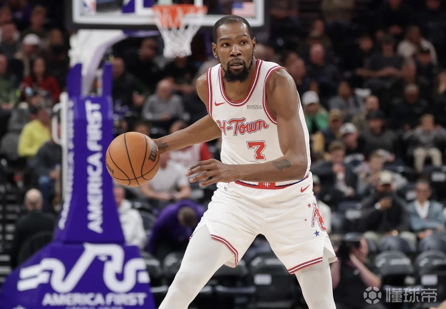 杜兰特：我们要成为一支完美的球队，失误过多的问题需要解决