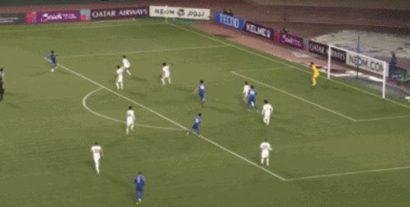 半场-蓉城暂1-2町田泽维亚 韦世豪铲射扳回一球