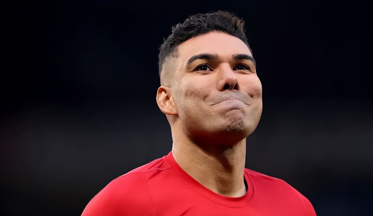 卡塞米罗今夏铁定离开曼联，新东家浮出水面，两大巨星或并肩作战