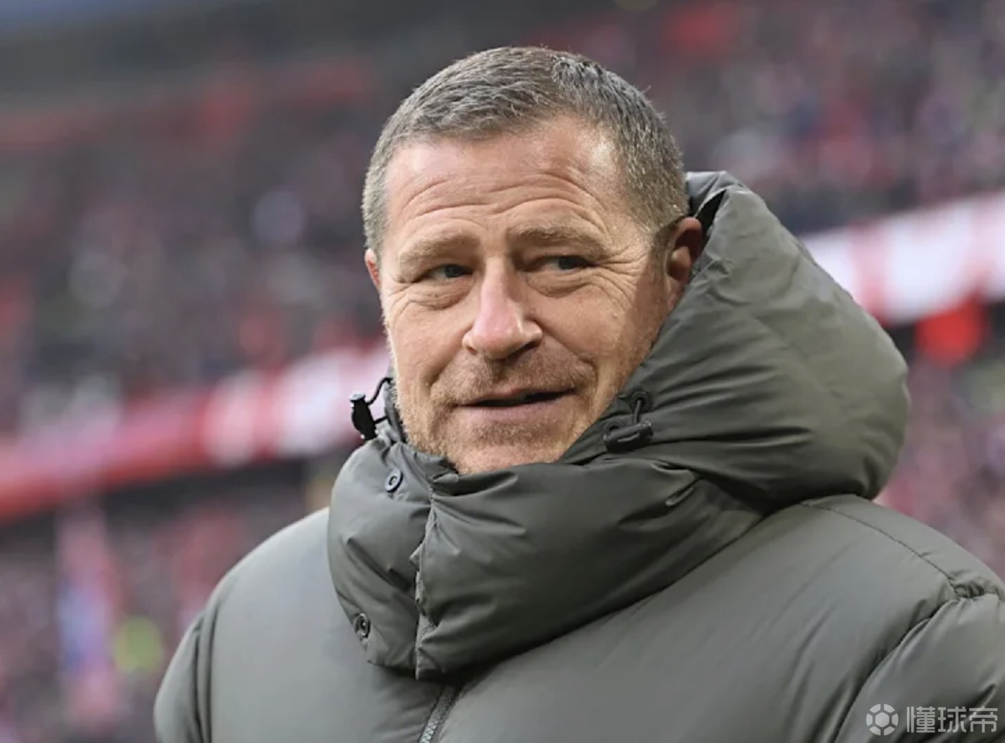 埃贝尔：于帕续约后拜仁今夏是否不会引进后卫？是的