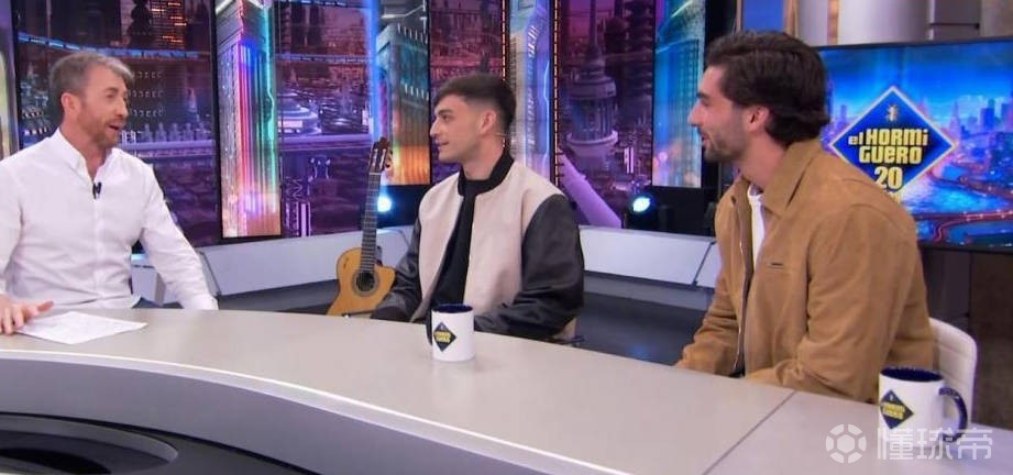 佩德里：比赛日迟到会被弗里克罚4万欧；我宁愿被喷也不要伤