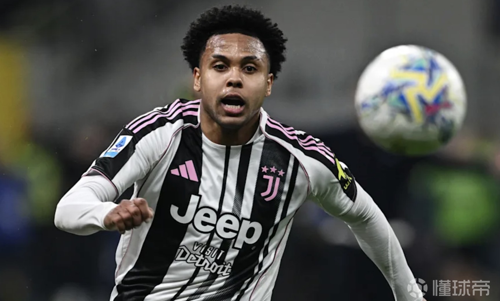 体图：勒沃库森密切关注麦肯尼，尤文希望留下该球员