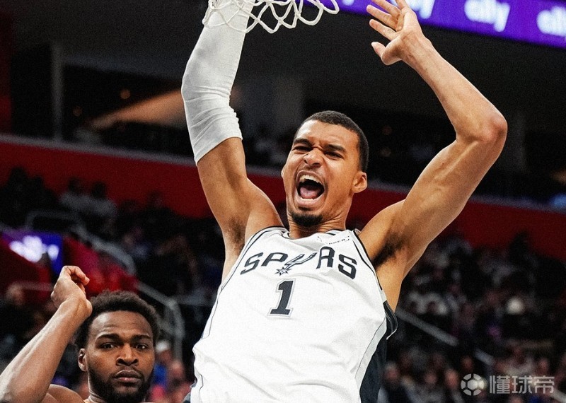 文班：活塞的风格就是强硬身体对抗，我摔倒的次数确实有点多