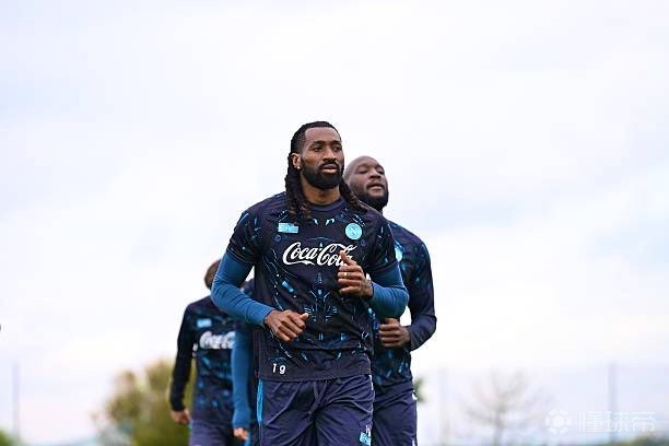 意天空：安古伊萨恢复与那不勒斯合练，有可能在本周末复出