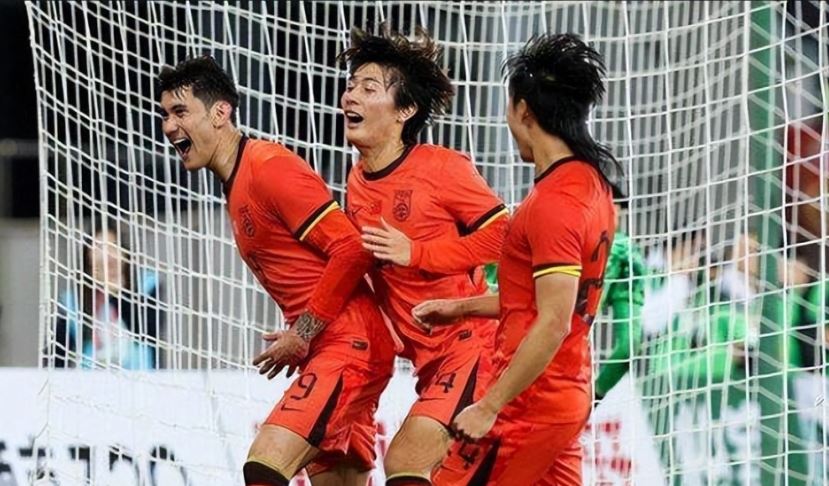 一场3-1验出国足争议新星成色，邵佳一捡到宝，张玉宁或为他让位