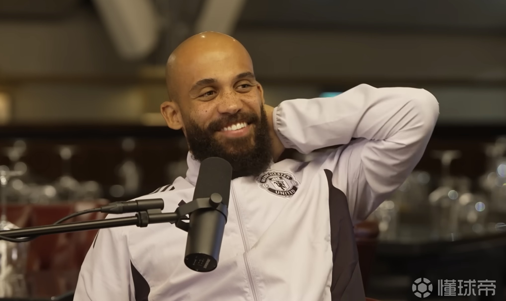 姆伯莫：小时候的偶像是内马尔和阿扎尔；利马训练时最专注