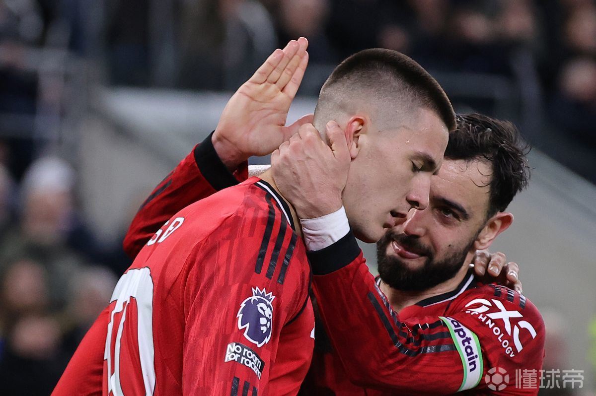 曼晚：切尔西、维拉丢分，争四对手3月还要踢欧战利好曼联