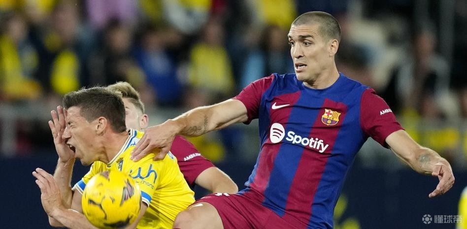 佩德里和费兰-托雷斯分享眼中球风最硬朗球员：罗梅乌和凯西