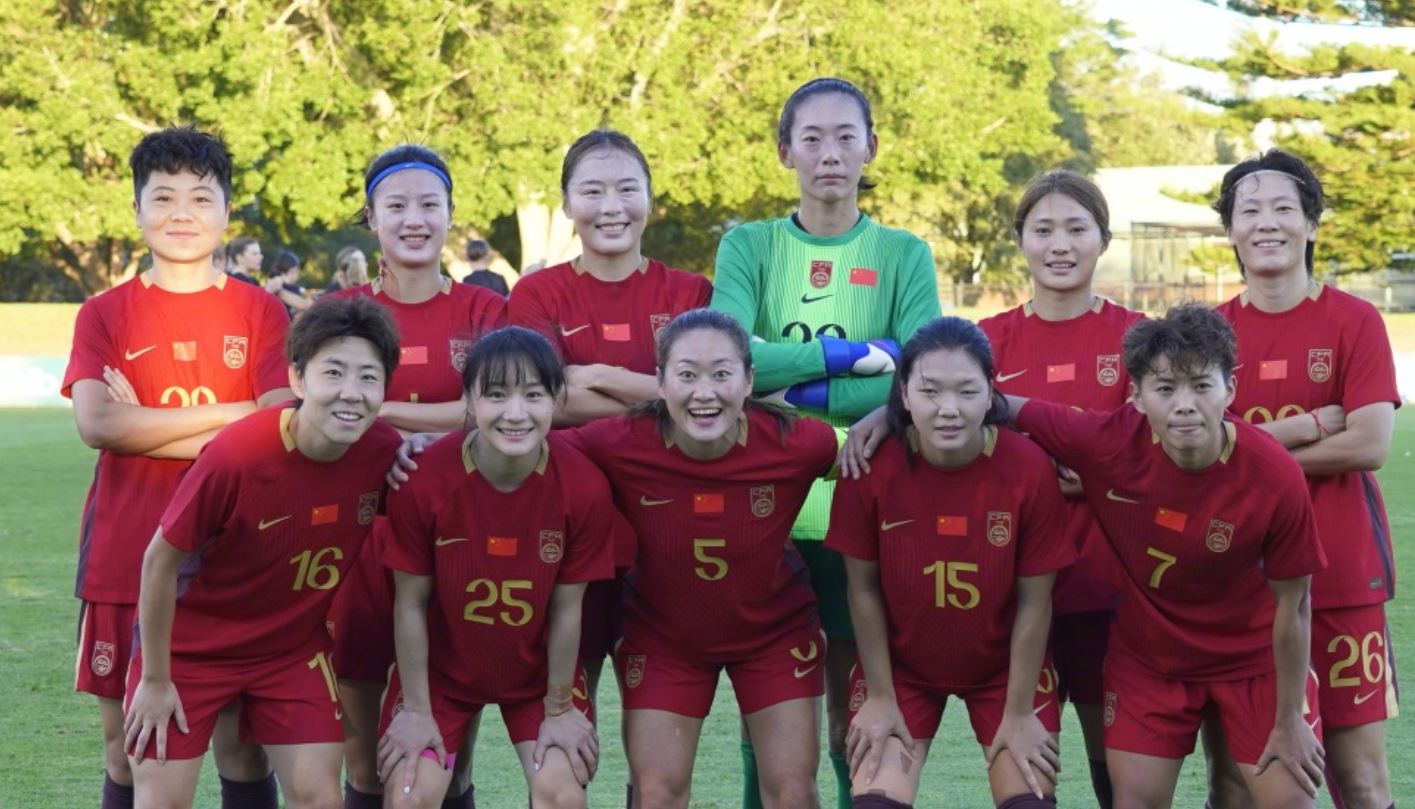 8-1！中国队大胜赢球，全场压着打，加时赛连进5球，球迷欢呼庆祝