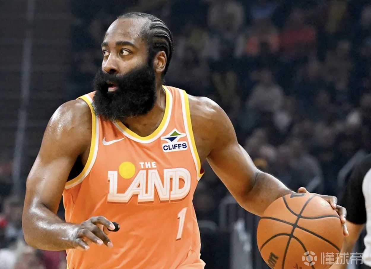 官方：哈登右手拇指骨折，今日出战存疑