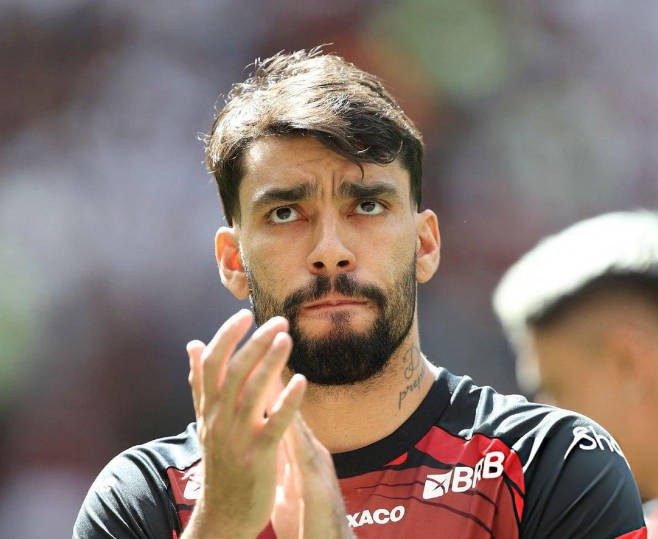  帕奎塔：看到维尼修斯遭遇歧视令人悲伤，这件事中他是受害者