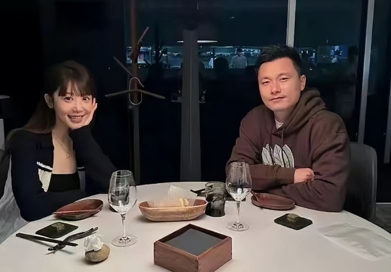 郜林空降当总经理！娶亚洲小姐，卖豪宅净赚近1亿，简直人生赢家