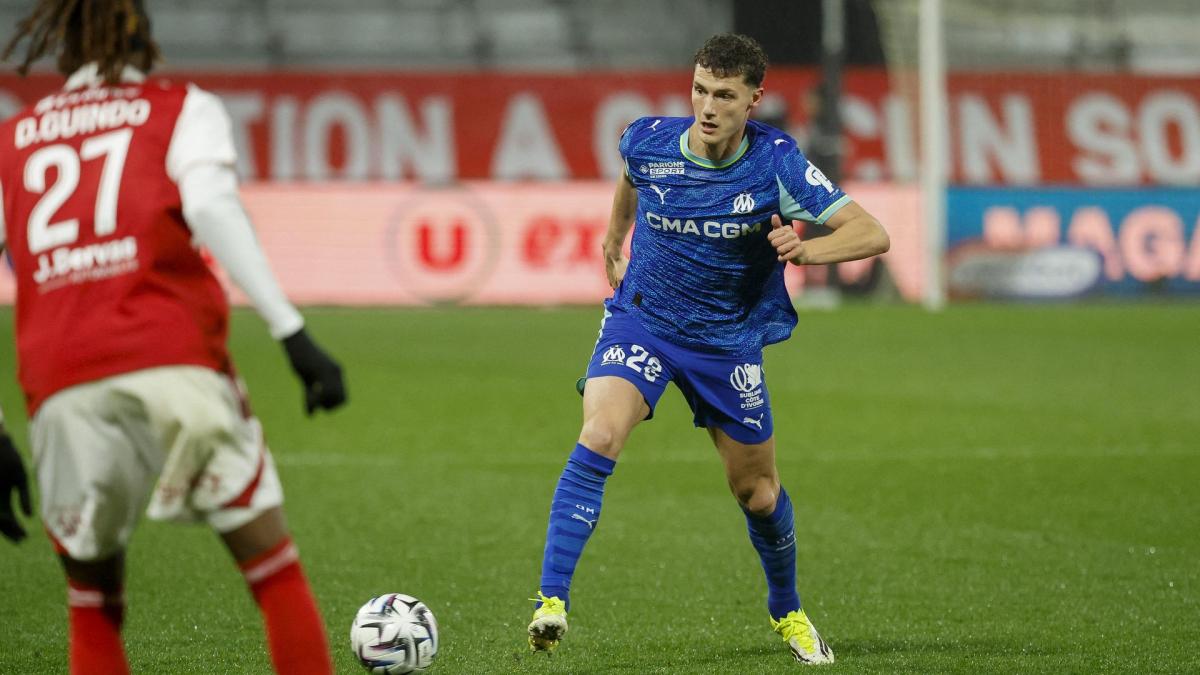 图片报：多特蒙德在关注帕瓦尔的情况