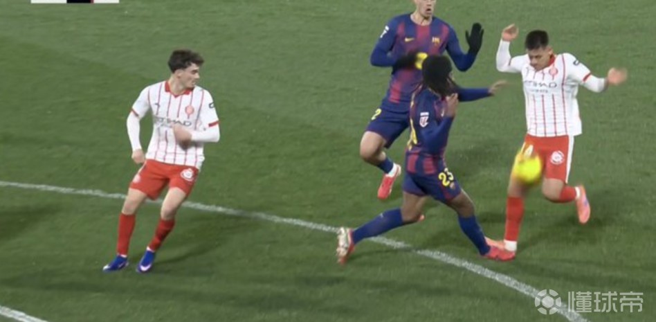 巴萨认可裁判技术委员会承认VAR错误：不仅要承认更要避免