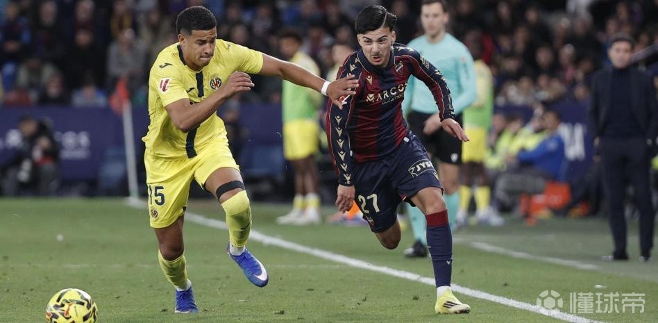 黄潜后卫：巴萨踢得很勇敢会留出空当，而我们十分擅长反击