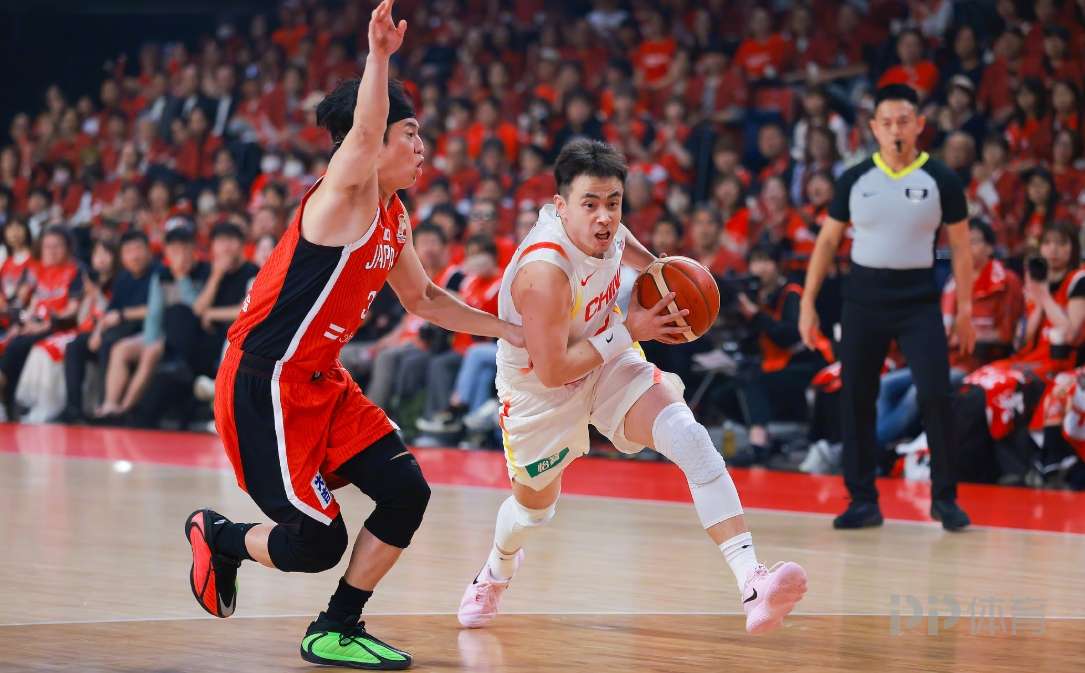 男篮世亚预-中国男篮客场逆转日本取首胜 胡金秋20+12