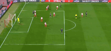 半场：贝尔格莱德红星0-1里尔，吉鲁开场闪击