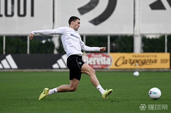 斯基拉：尤文预计3月与弗拉霍维奇的经纪人会面，谈球员续约