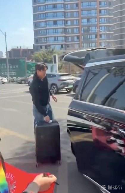 记者：冬窗不少队找元敏诚，辽宁铁人给的转会费有优势