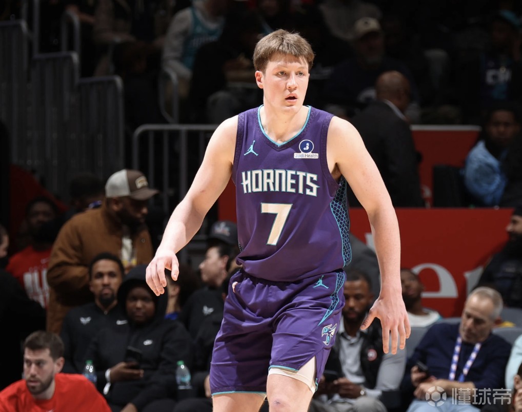 NBA新一期新秀榜：克努佩尔反超弗拉格登顶榜首，埃奇库姆第三