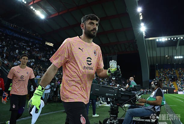 斯基拉：米兰接近和二号门将泰拉恰诺续约到2027年