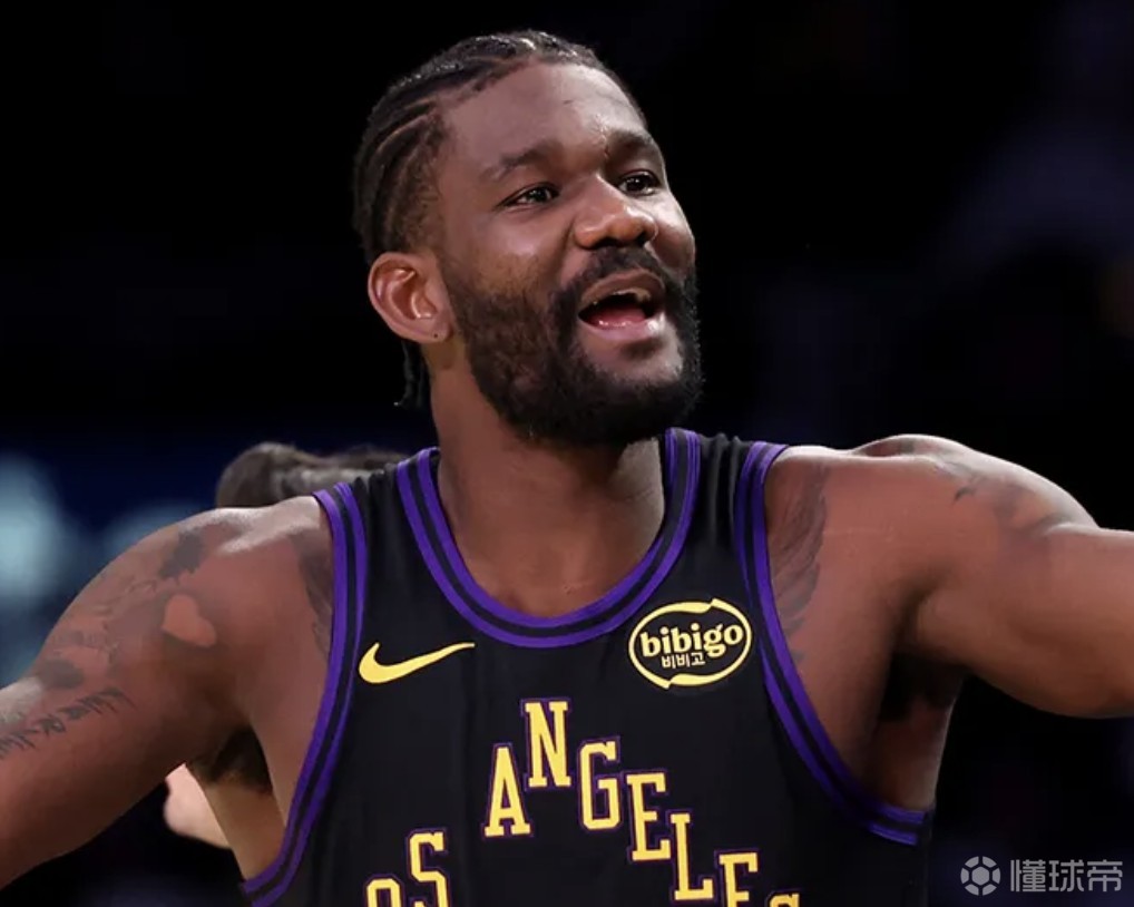 ESPN：湖人尝试增强艾顿自信心，特意为他定制T恤&水壶贴激励标语