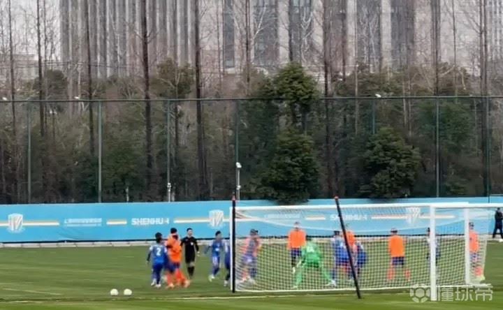热议申花9-2泰山：一周三赛影响泰山体能，心气问题是大麻烦