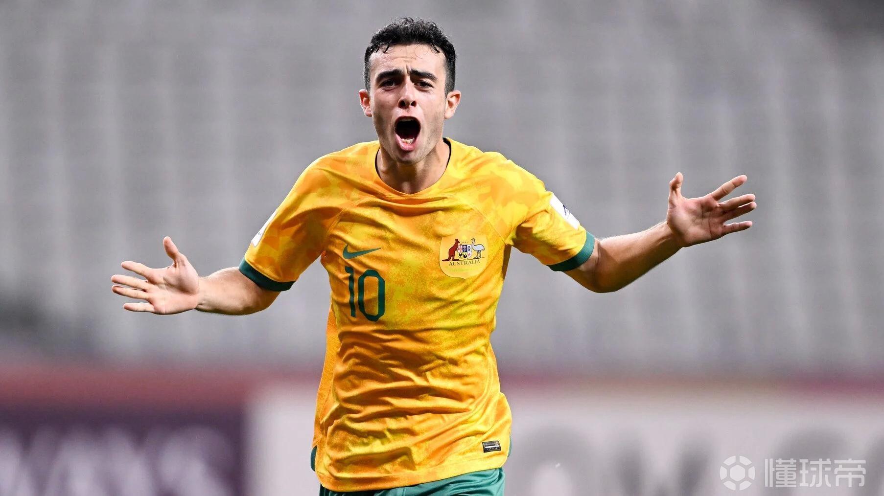 澳媒：澳超21岁中场巴多拉托吸引了德甲、意甲等球队的关注