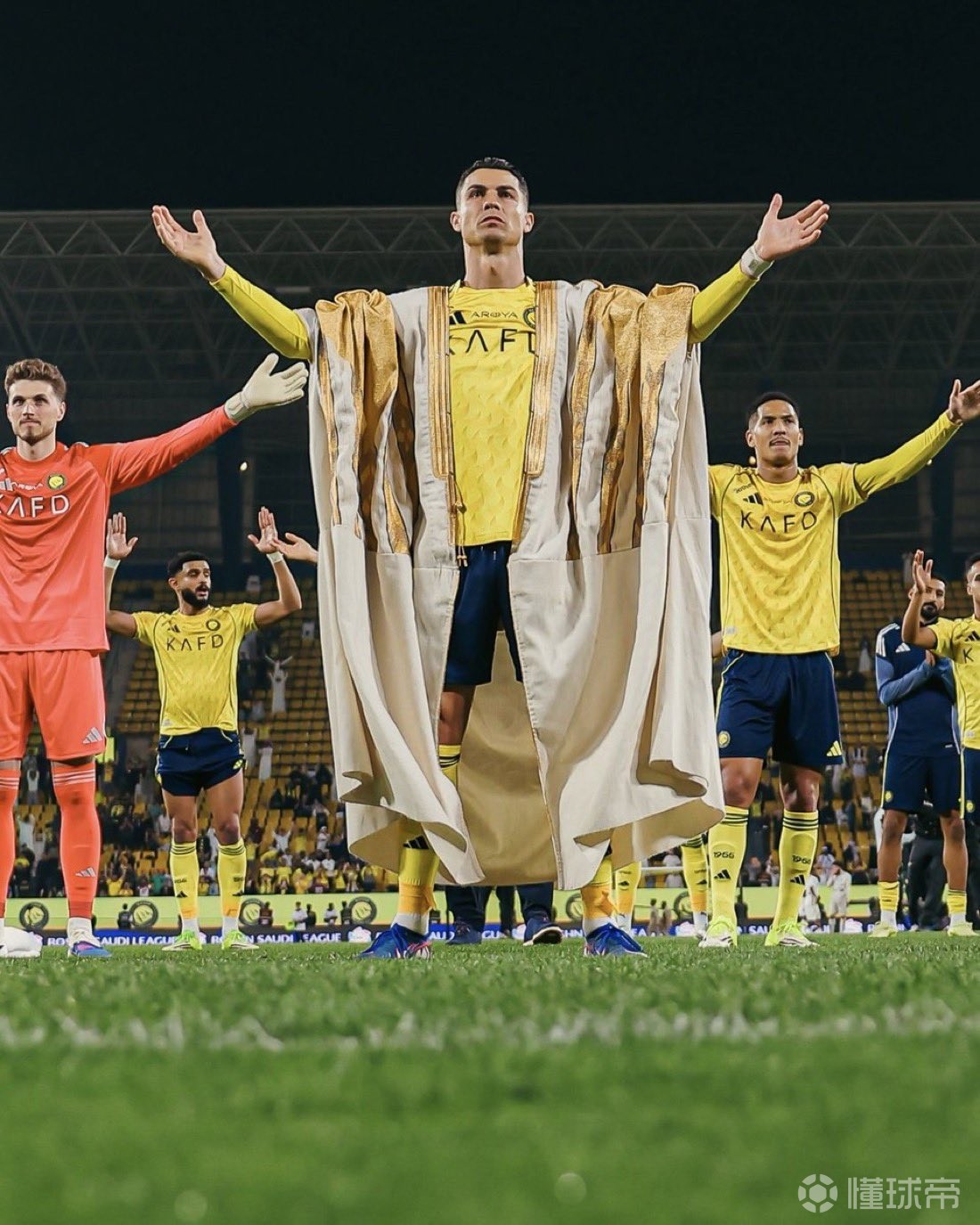 记者：C罗将收购利雅得胜利的部分股份，但不会全资收购