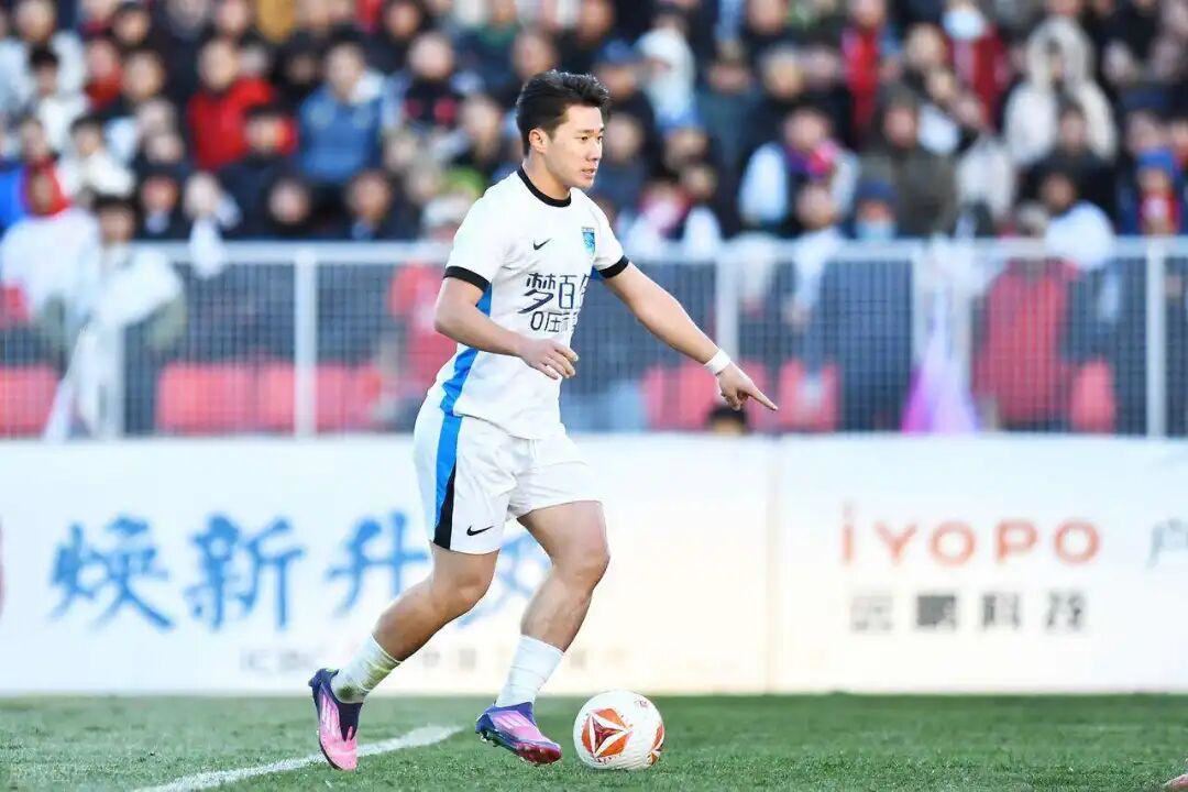 南通支云锋霸社媒官宣离开俱乐部，曾是上港绝对主力，将重返中超