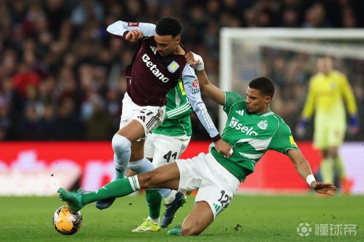 法尔克：拜仁无意在今夏引进佳夫，队内已经有了塔和于帕