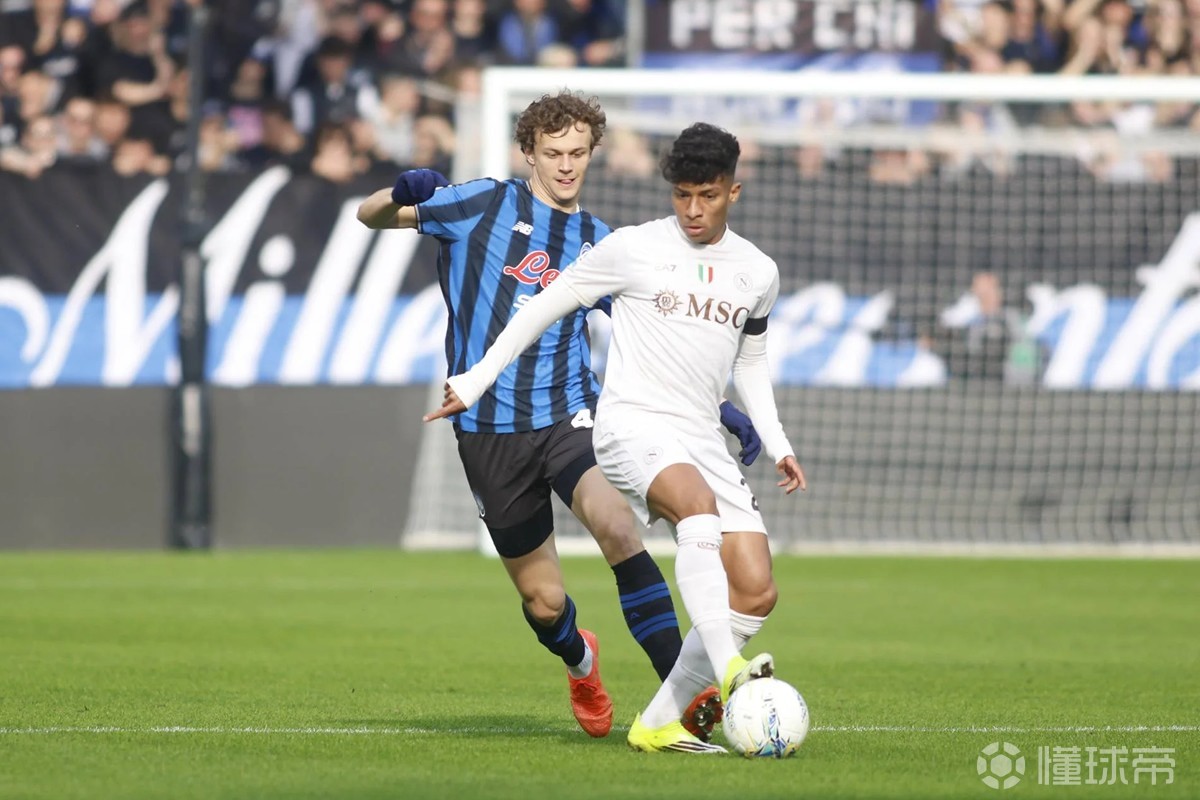 斯基拉：那不勒斯准备1650万欧买断葡体边锋阿利松-桑托斯