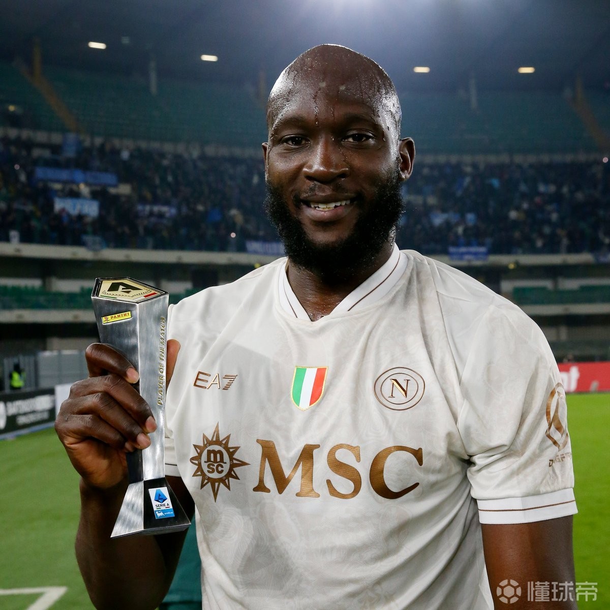 赛季首球+读秒绝杀，卢卡库当选那不勒斯客胜维罗纳全场最佳