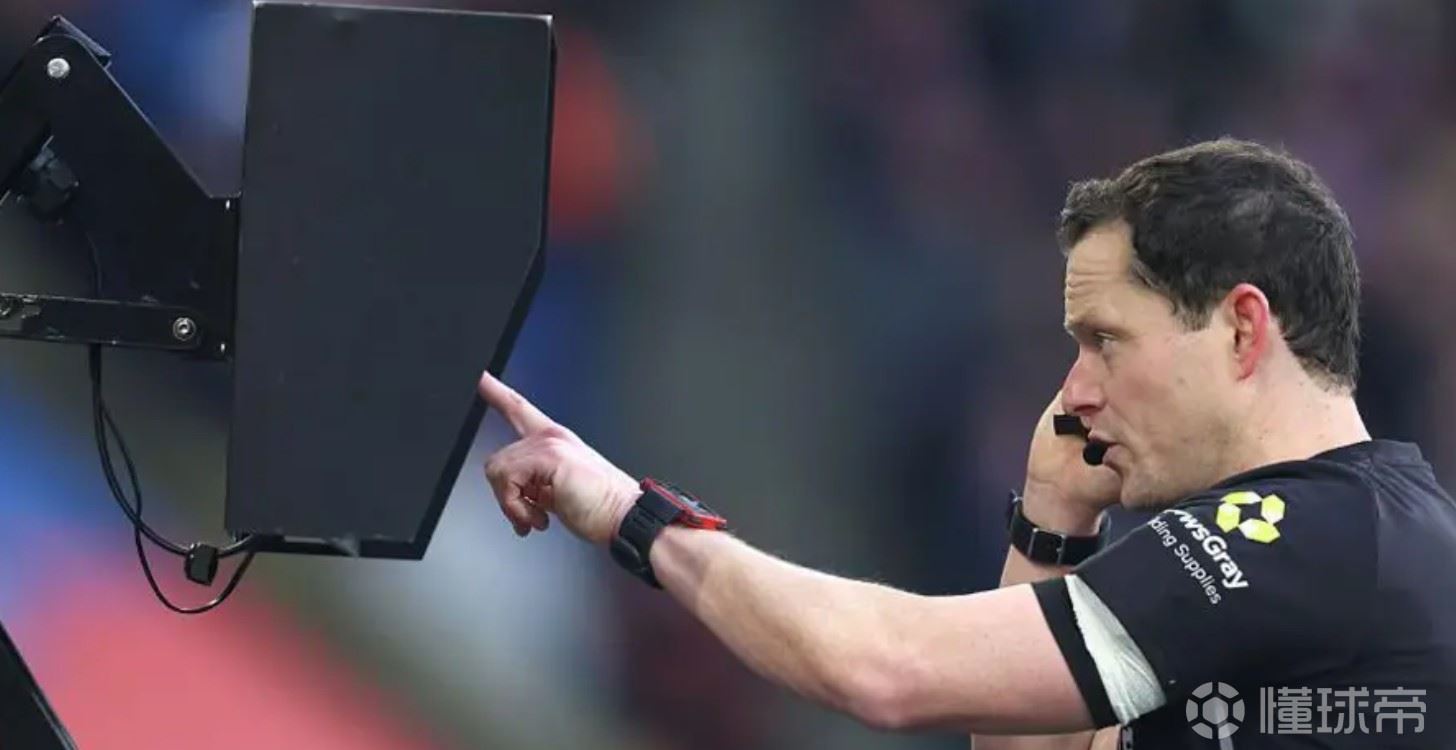 英媒：加拿大联赛将试点温格越位法，世界杯将扩大VAR裁判权限