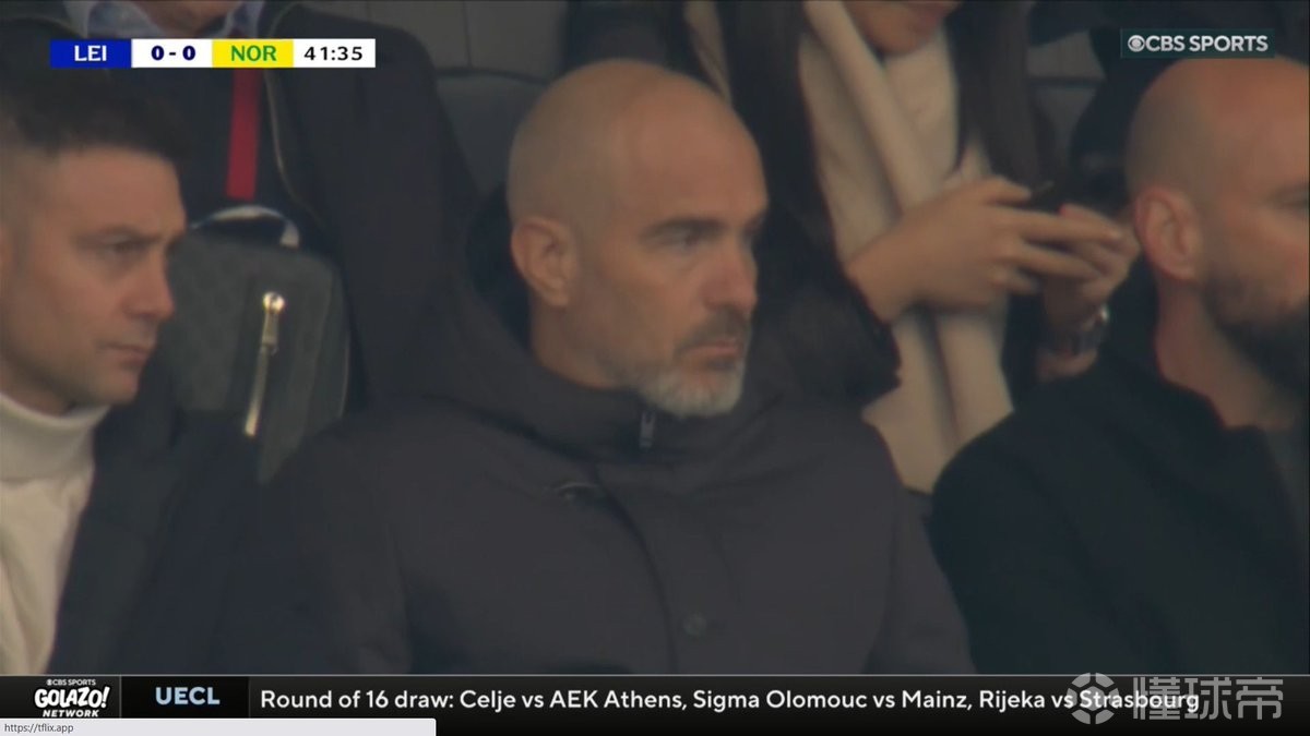 造访老东家，马雷斯卡现身莱斯特城对阵诺维奇的比赛现场