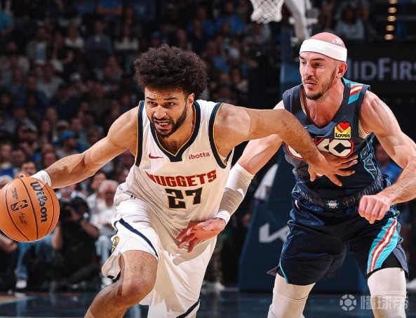 差点上演“麦迪时刻”，穆雷26中12砍39分最后时刻连飙三分