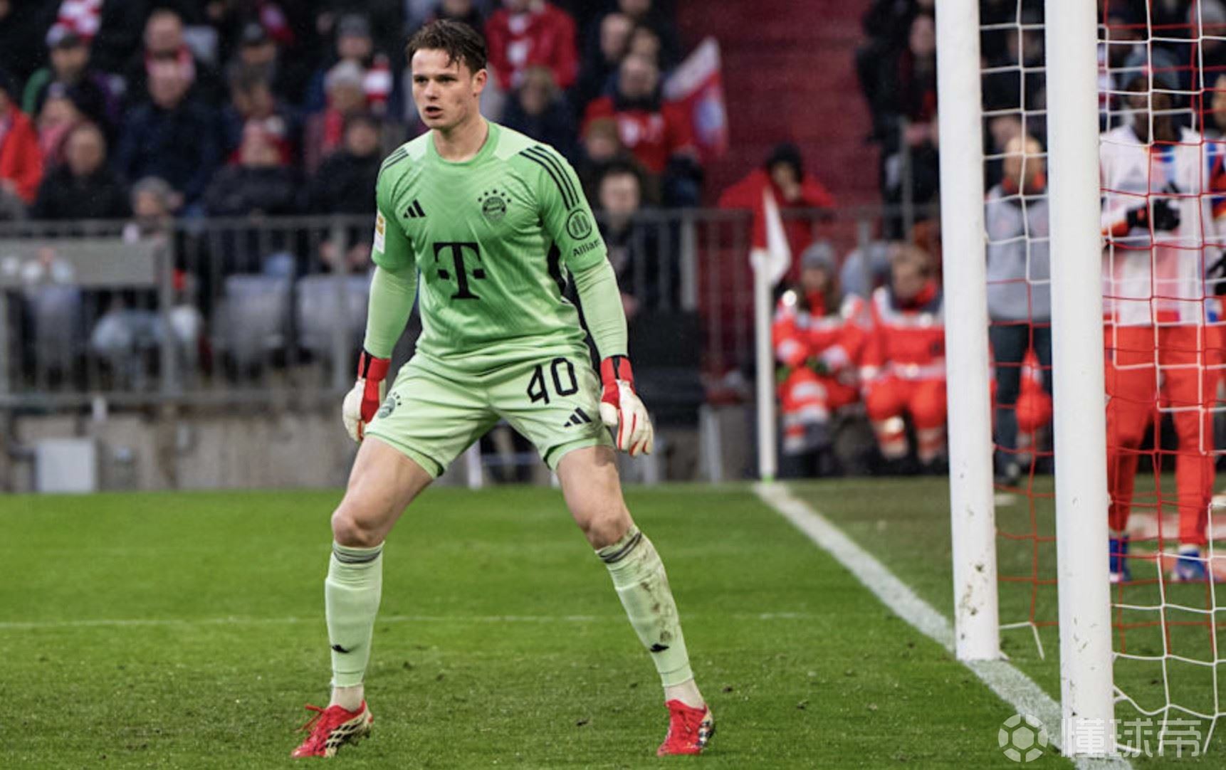 法尔克：乌尔比希并不排斥诺伊尔留队，他愿在其身后积累经验