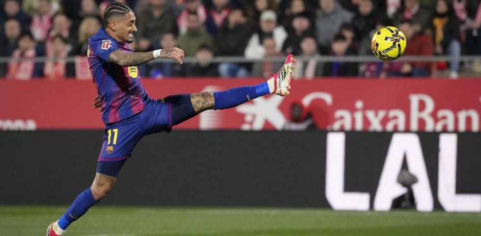 我和拉什福德谁更快？拉菲尼亚：他更快，他的速度令人惊叹