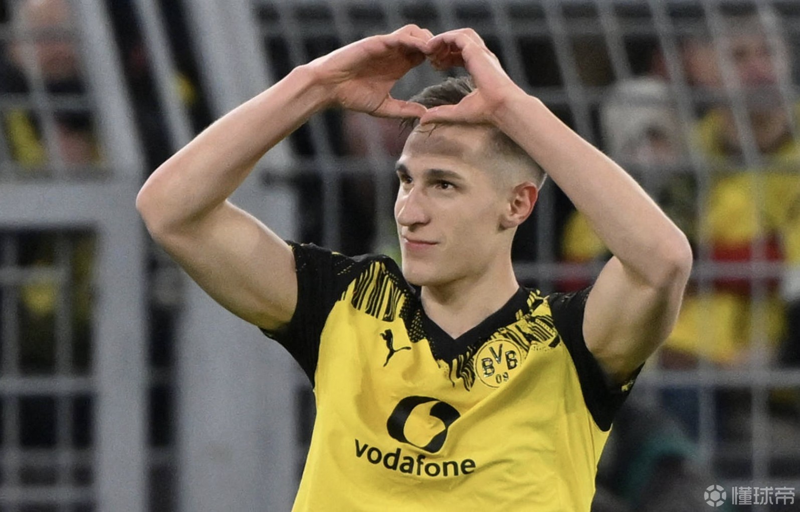 进球后比心，马特乌斯：这至少说明施洛特贝克很喜欢在这踢球