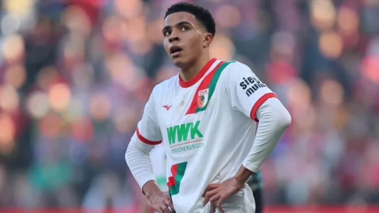 美国最年轻的德甲国脚 一米九三的右边后卫班克斯