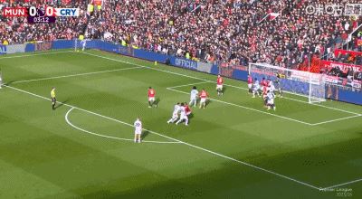 半场-曼联暂0-1水晶宫 约罗防守漏人卢克·肖伤退