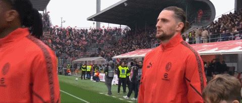 半场：米兰0-0克雷莫内塞，莱奥、普利希奇接连错失单刀