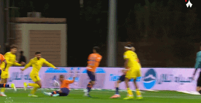 半场：利雅得胜利0-1费哈，C罗失点，阿姆里乌龙