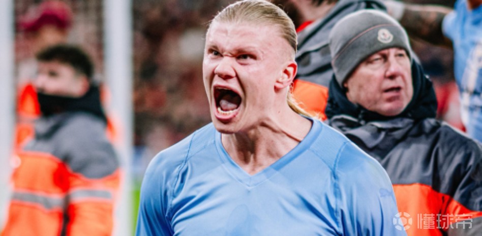 托尼：哈兰德是一名非典型前锋，他就像一台机器人