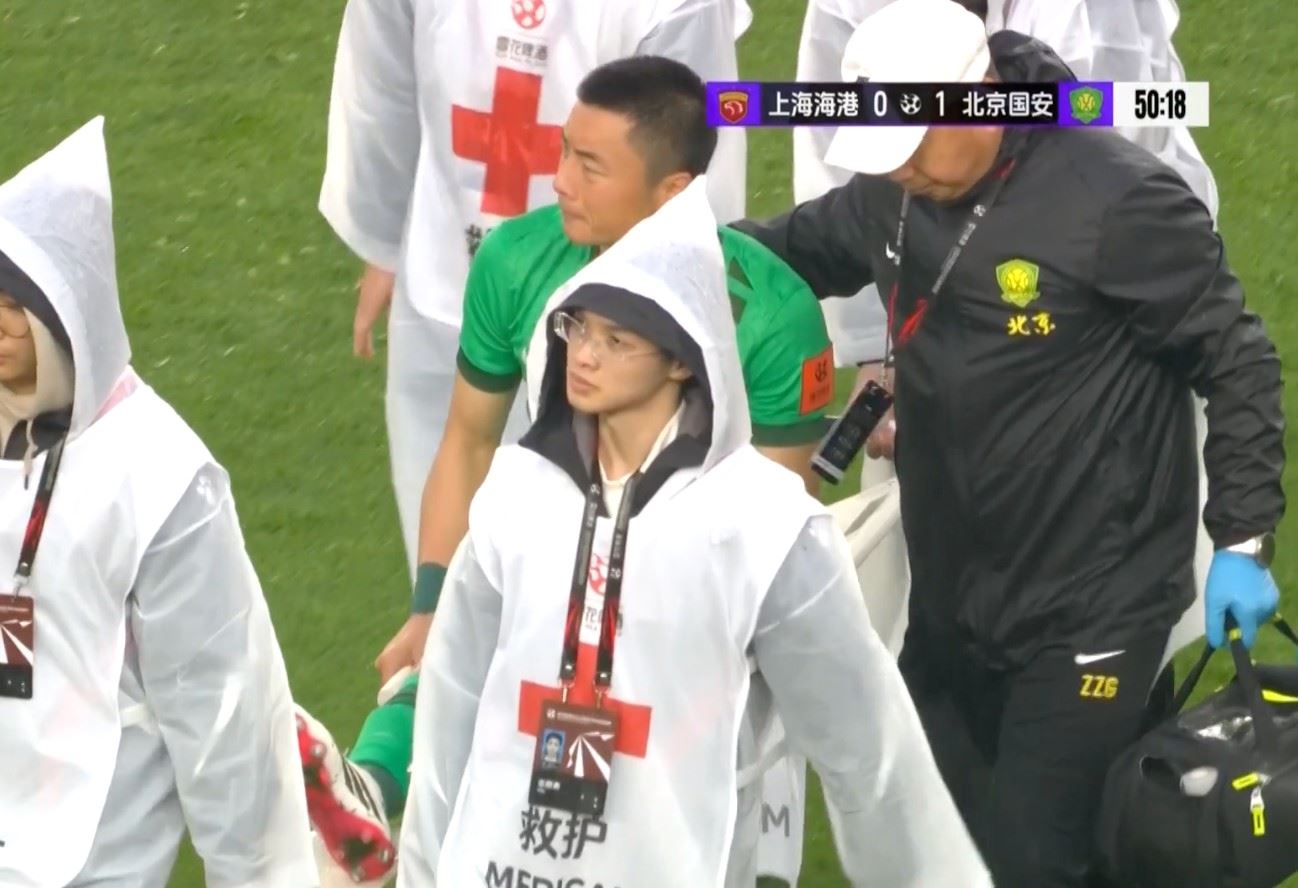 李磊：夺冠经验多了不哭了，伤病可能休息一两周