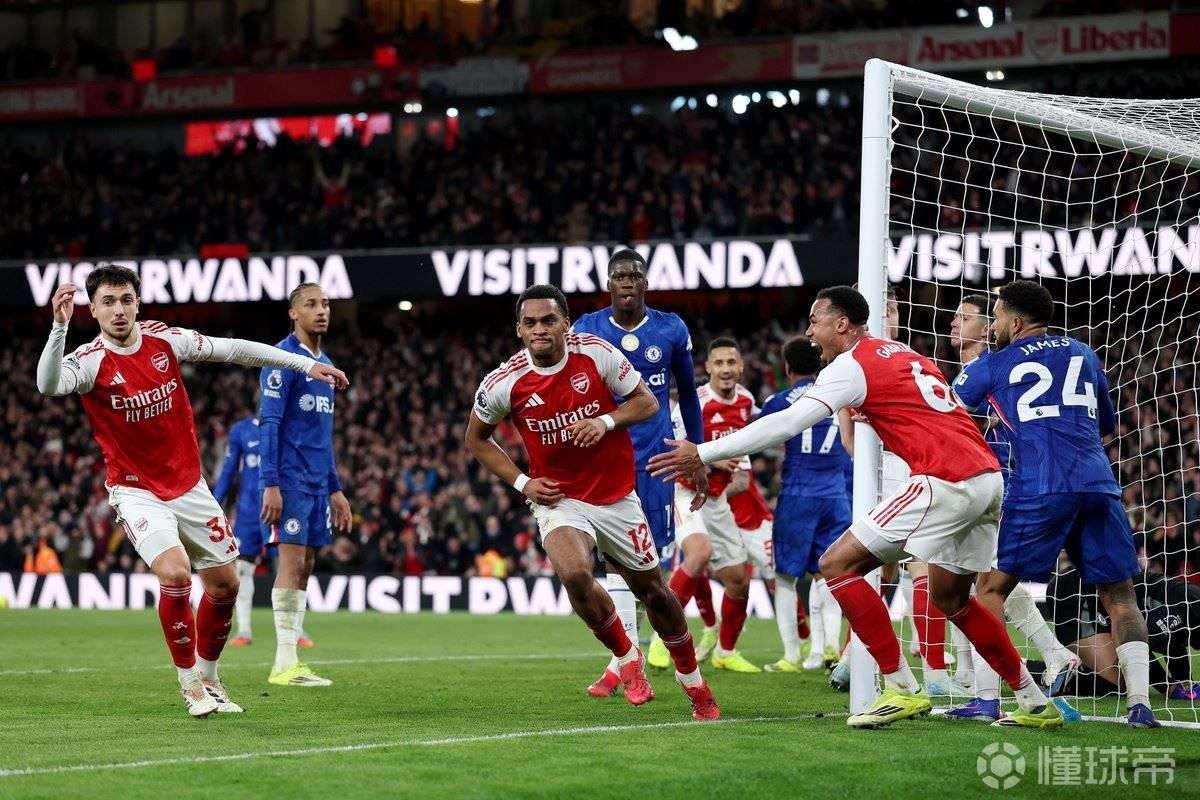 自1994年以来，阿森纳首次在联赛主场对切尔西取得四连胜