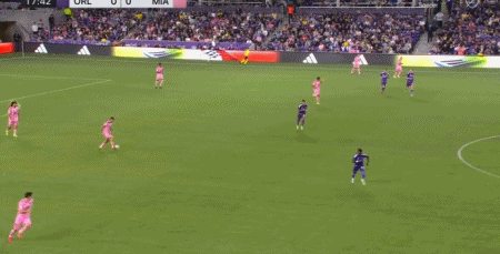 半场：奥兰多城2-0迈阿密国际，梅西多次造险，帕沙利奇、奥赫达破门