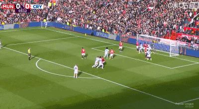 半场：曼联0-1水晶宫，拉克鲁瓦头球闪击，卢克-肖伤退